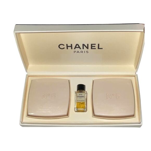 Chanel Paris No 5 Perfume and Bar Soap Set - Picture 1 of 6
